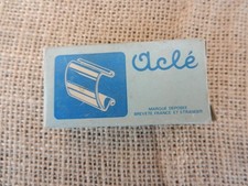 ancienne boite de fermeture Aclé avec pinces