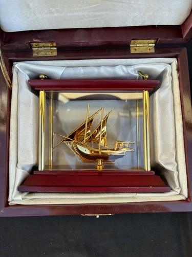 Objet vitrine bateau voilier - vitrine,
