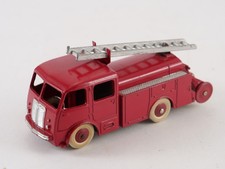 Dinky Toys F n° 32E  BERLIET Premiers secours de pompiers jamais joué