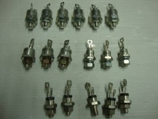 Lot de 17 THYRISTORS neufs