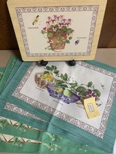 Ensemble Wedgwood / napperon du Japon