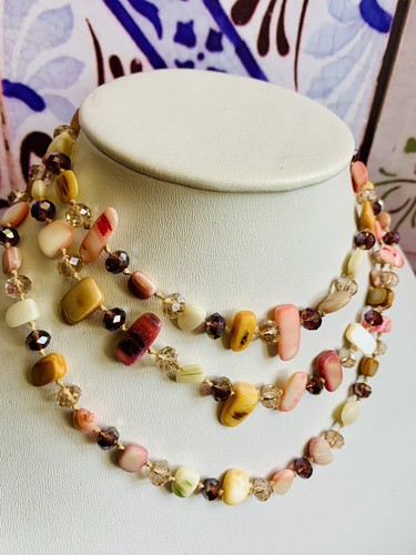 Long collier nacre et - en,
