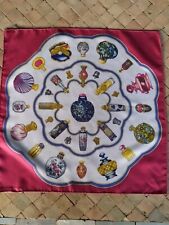  Carré  Hermes Soie  Flacon Qu'importe le Flacon ancien .42,5 cm. Foulard 