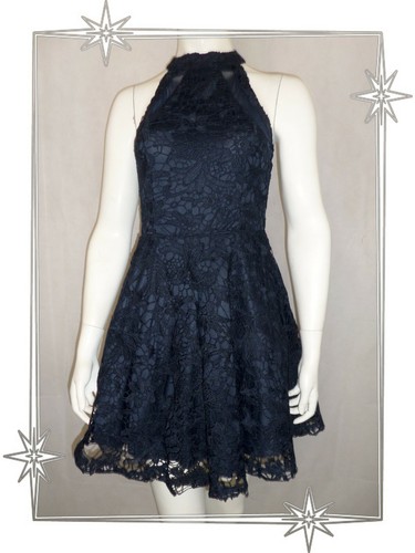 Superbe robe patineuse - =,