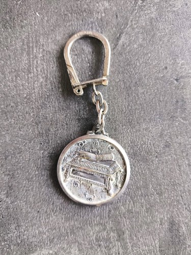 Courtois porte cle vintage - porte,