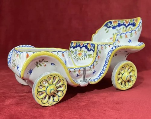 Voiture tacot vide - vide, poche