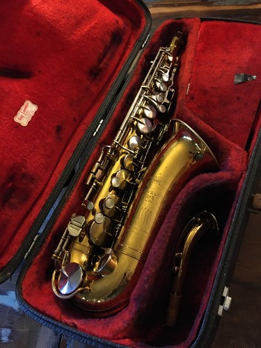 Saxophone alto king - ",