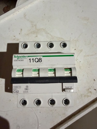 Schneider electric a9d57432 - schneider,