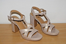 Chaussures à talons hauts neuves jamais portées pointure 36