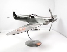 Avion Spitfire sur socle Hinz & Kunst en acier