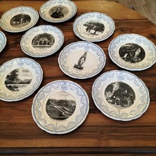 Série De 12 Assiettes