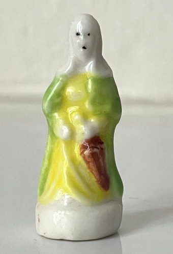 Fève femme ancienne habillé - fève,