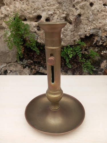 Beau bougeoir poussoir - , en