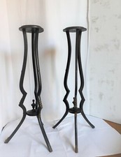 Sellettes tripodes à plateaux