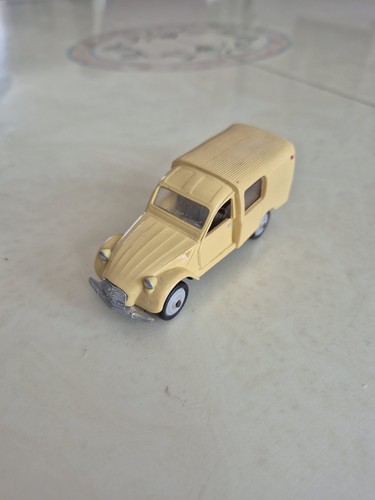 Voiture miniature vintage