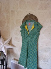 Robe Zoé ,  bel imprimé vert d'eau , jaune . Longueur genou, stretch . 