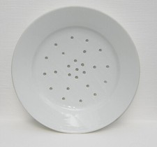 Ancienne grande assiette faisselle égouttoir porcelaine blanche