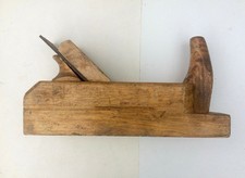 Ancien avion cric en bois