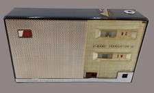 Ancienne radio portable sharp - portable,