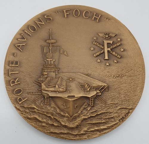 Médaille porte - :,
