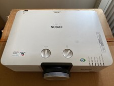 Epson Laser Projecteur EB-L510U  H903B Avec Télécommande 24388 Heures