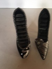 Pair Of Shoe Ring Holders