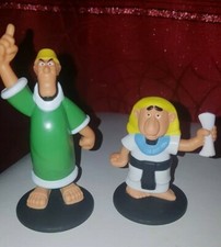 2 figurines n°11 ASTERIX