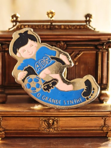 Pin vintage football - pin's, o