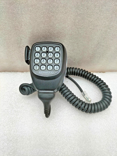Microphone main radio - À,