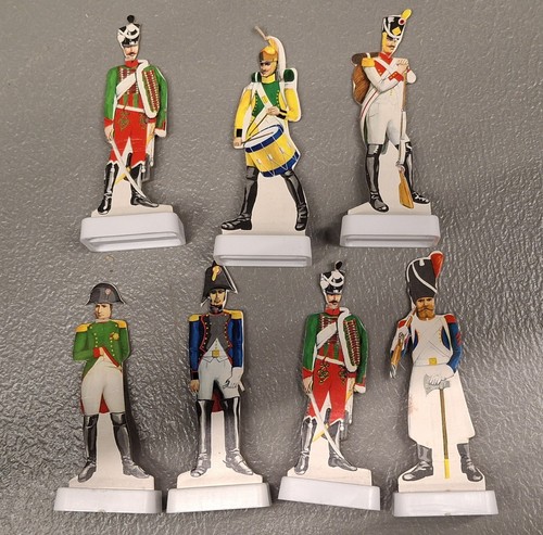 Figurines cartonnées empire - figurines,