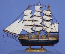 Maquette de bateau en bois