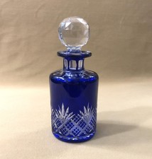 flacon à parfum en cristal overlay BACCARAT doublé BLEU modèle 6073 DOUAI 17 cm