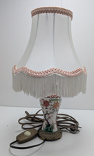 Lampe de chevet en porcelaine décoratif et abat jour pagode d'époque