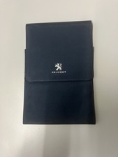 pochette peugeot - bleu - sans manuel d utilisation -scratch
