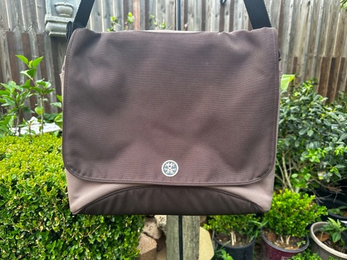 Crumpler laptop messenger - +,