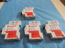 LOT DE 4 DISJONCTEURS UNIPOLAIRE+ NEUTRE NEUF LEGRAND