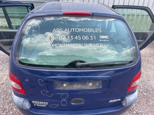Malle hayon arriere renault - arriere,