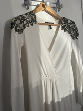 robe BCBG MAX AZRIA porte par