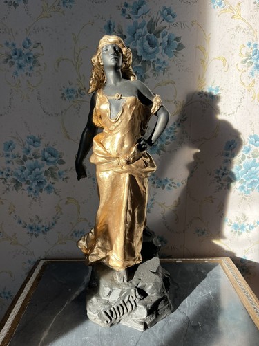 Grande statuette regule doré - grande,