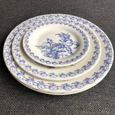 Gien, Lot 4 Assiettes Modèle