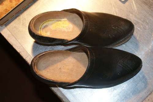 Ancienne paire sabots - de,