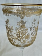 VERRE A PIED EN CRISTAL  DE  BACCARAT GRAVE MODELE LAFAYETTE OR SIGNE 13.5 CM