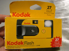 ?? ANCIEN APPAREIL PHOTO ARGENTIQUE JETABLE KODAK FLASH 400 FILM 27 PHOTOS