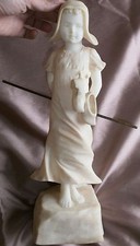 Sculpture en marbre  " La jeune Paysanne " vers 1900 - Signée PILAR R