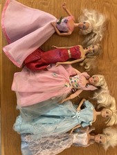 Lot 5 Barbies Princesses +