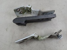 Charniere de porte arriere