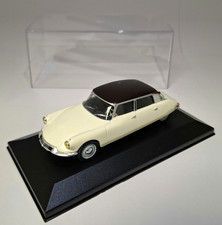 Citroën DS 19 1957 1/43 IXO Boite Vitrine