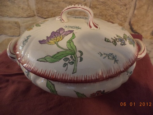 Ancienne grande soupière - +,