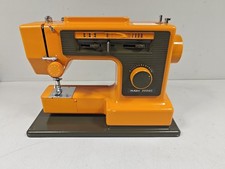 Machine À Coudre 2000C - Non Testée, Pour Pièces, Pas De Cordon D'Alimentation