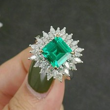 Bague de fiançailles halo